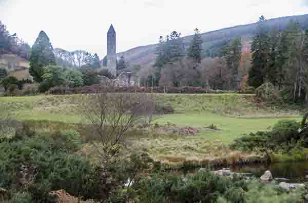 125 - Irlanda - Glendalough - Ciudad Monastica - La Torre Redonda
